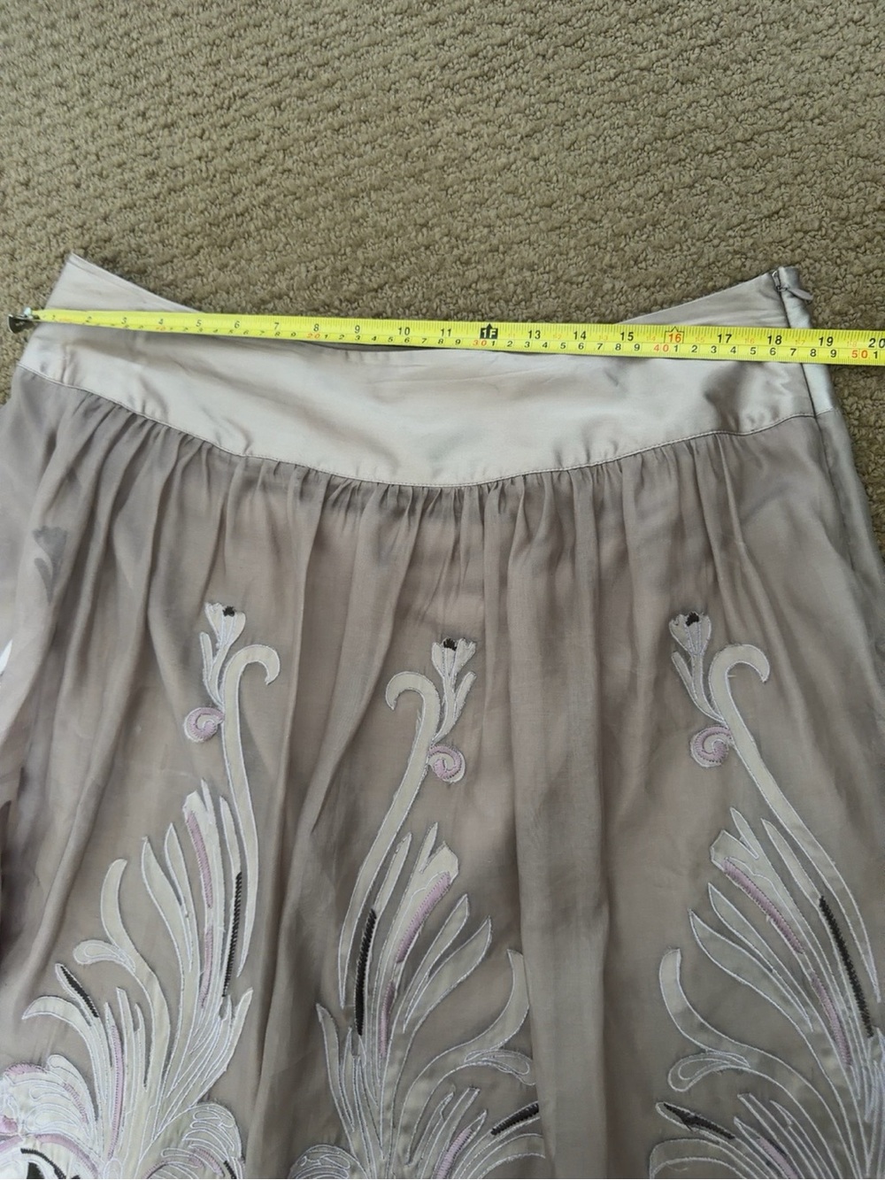 Peter Nygård 100% Silk Embroidered Midi Skirt Size 14 - Picture 5 of 6
